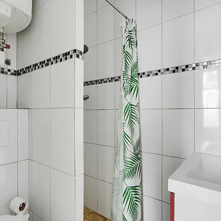 Appartamento A Parisian Experience For 2 - Place De Clichy Parigi