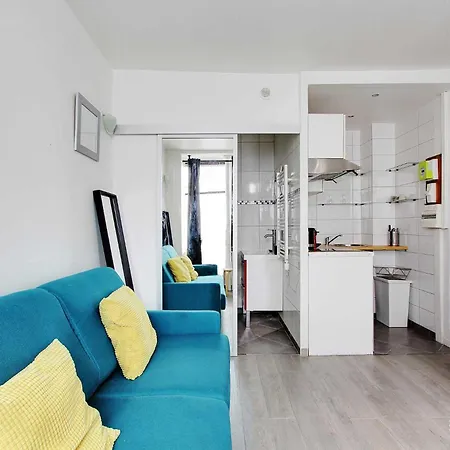 A Parisian Experience For 2 - Place De Clichy * Parigi
